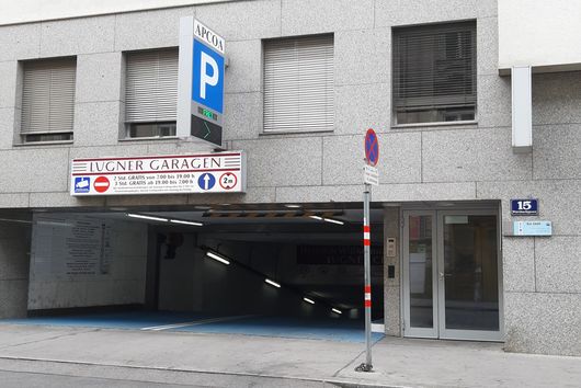 Entry parking garage arte hotel Vienna